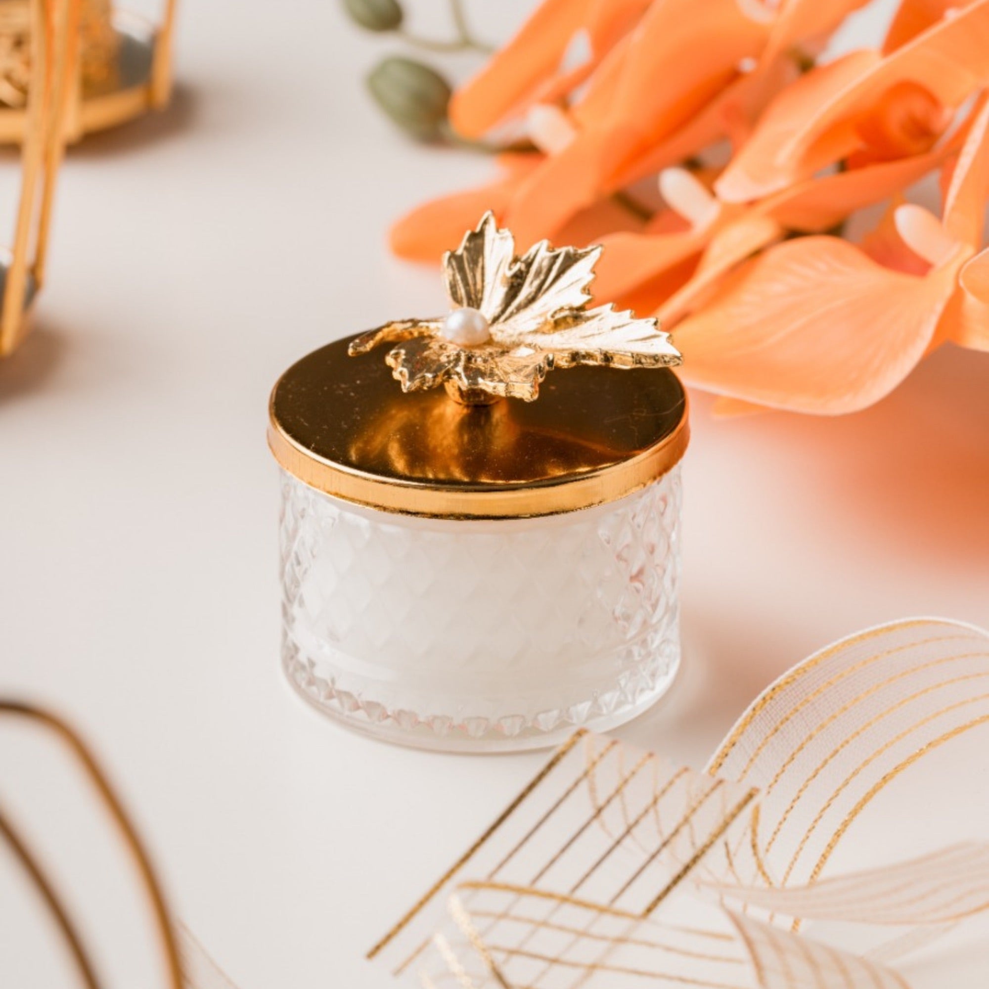 Urun-8 Dainty Soy Wax Candle Wedding Favors: Elegant Candle Favors with Ribbon and Crystal
