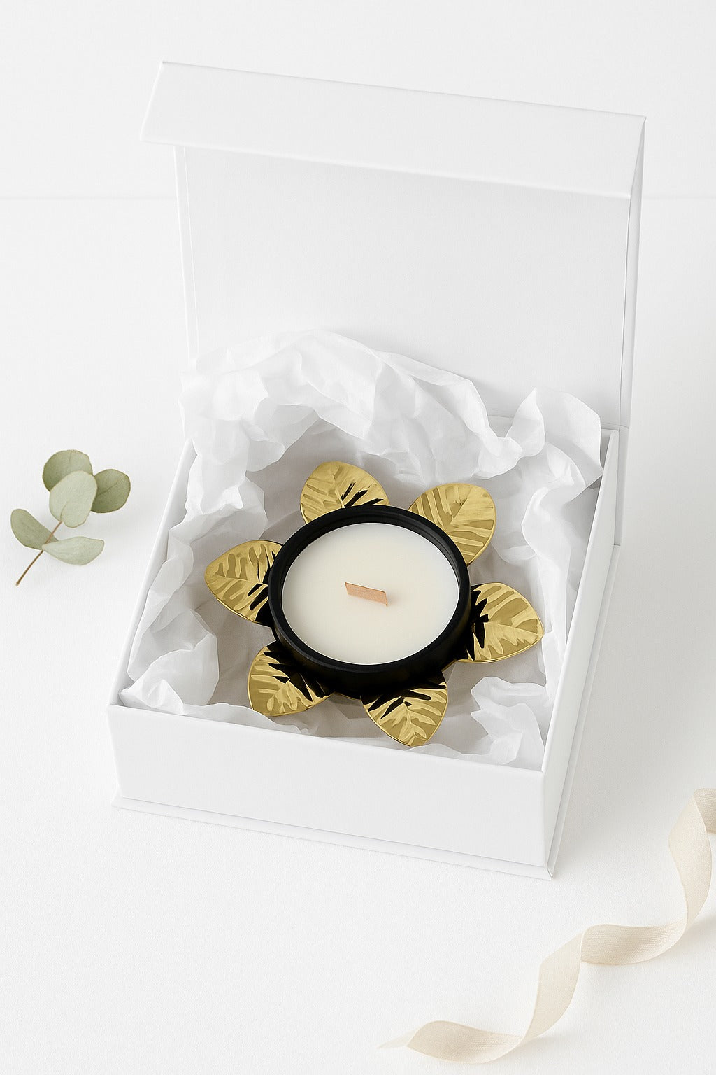 Urun-12 Luxury Custom Soy Wax Candle Wedding Favors: Elegant Gold Lid Decorative Mini Candles Favors for Guests