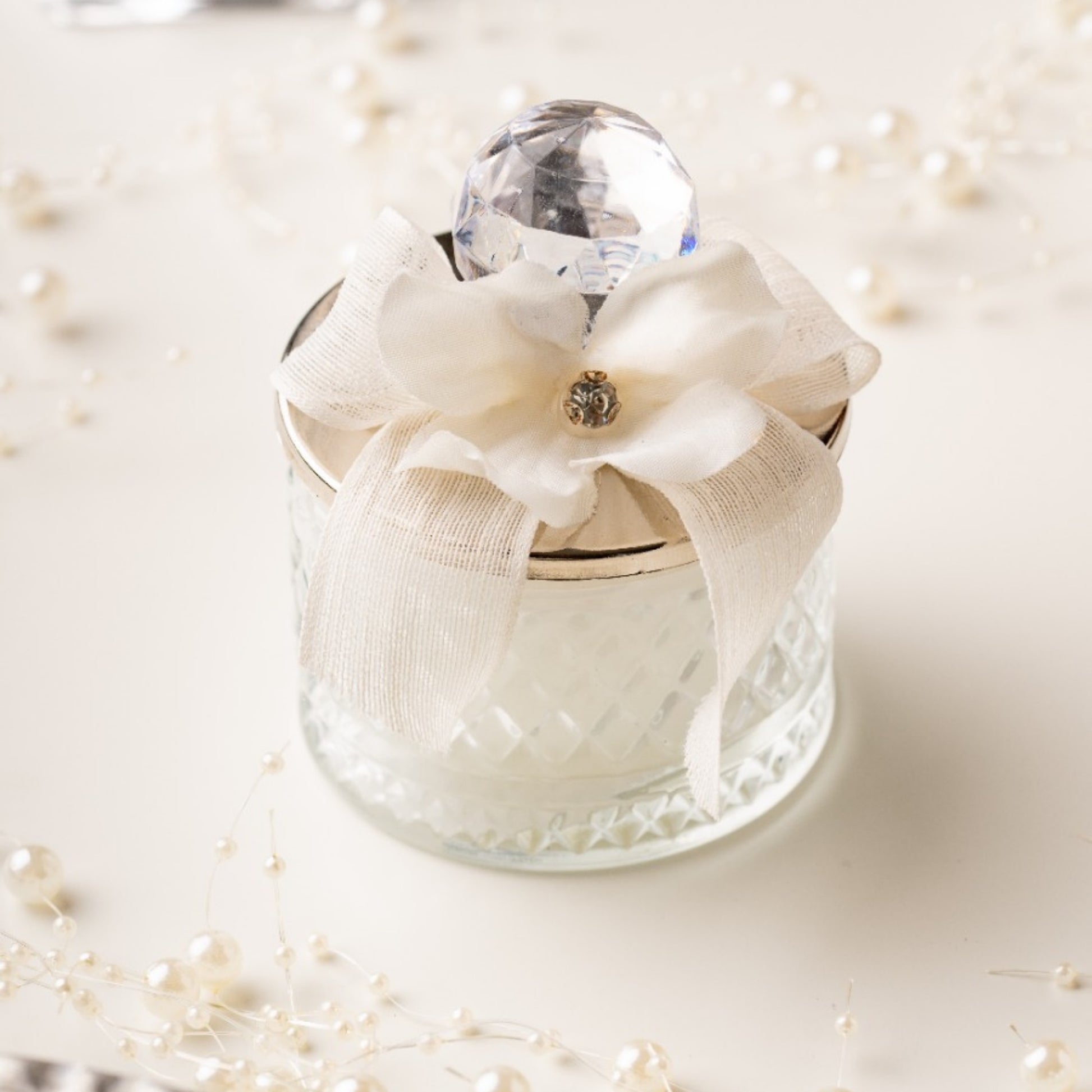 Urun-6 Soy Wax Candle Jar with Elegant Lid: Personalized Candle Wedding Favors Description