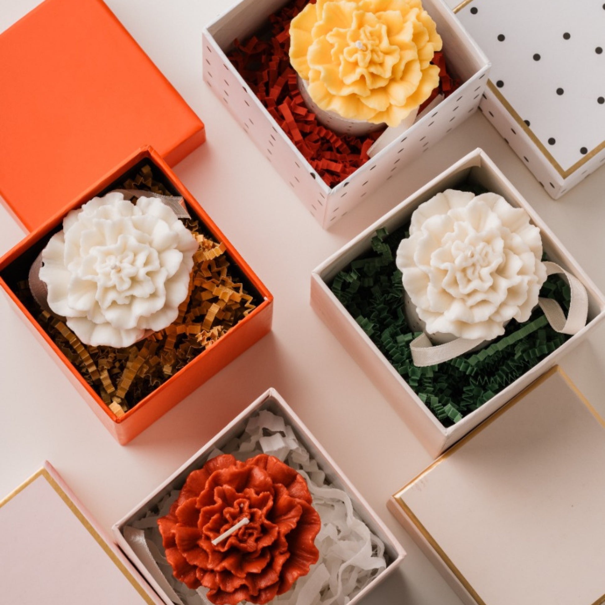 Urun-1 Soy Wax Clover Flower Candle Baptism Favors: Custom Religious Event Thank You Gifts